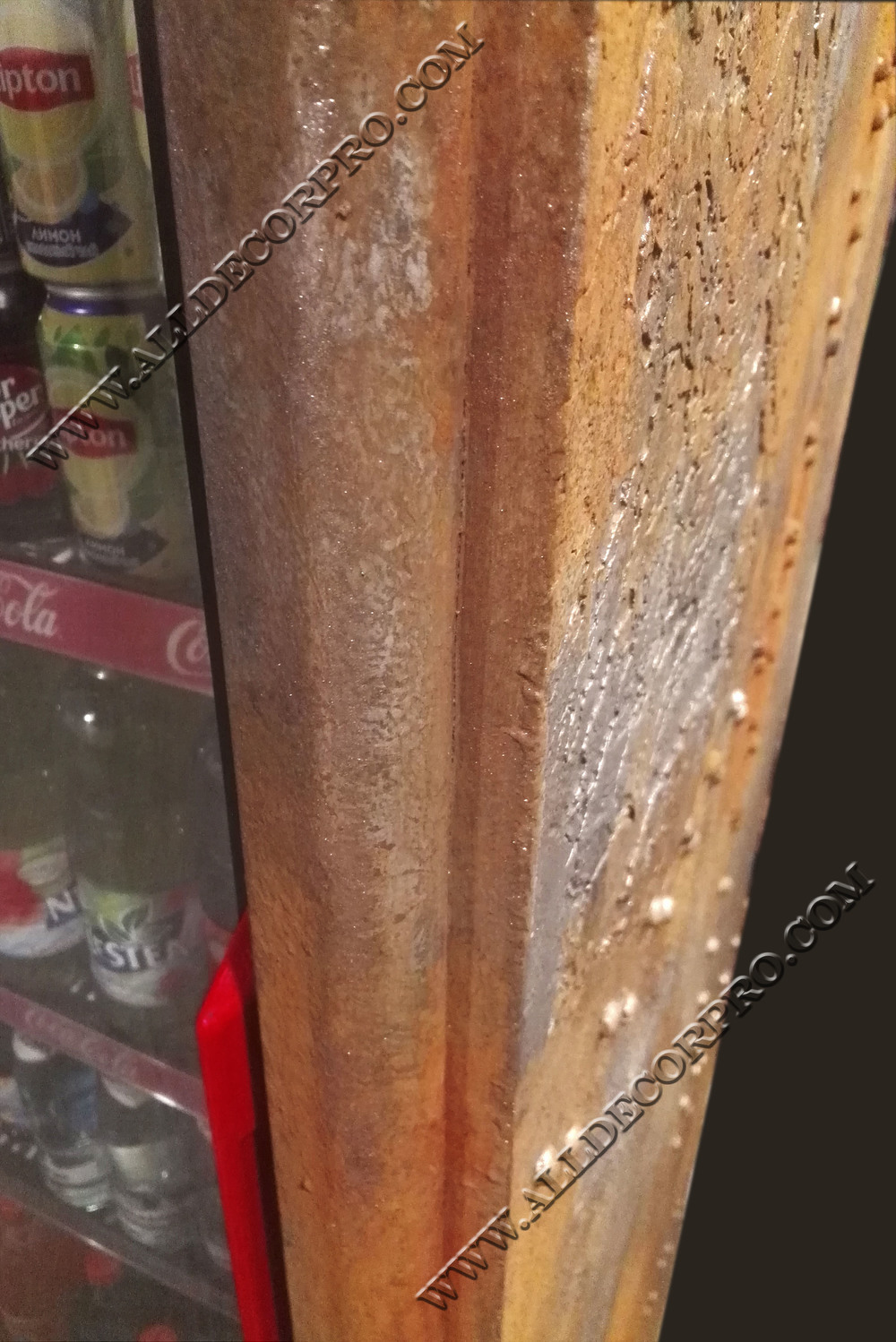 Холодильник coca cola декорированный ржавчиной